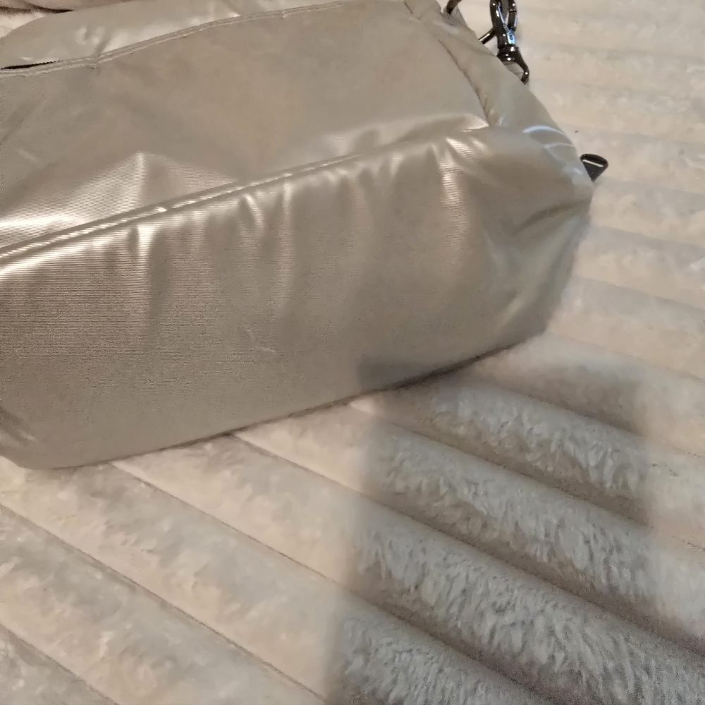 Lug Ranger Legacy Crossbody - Picture 6 of 7